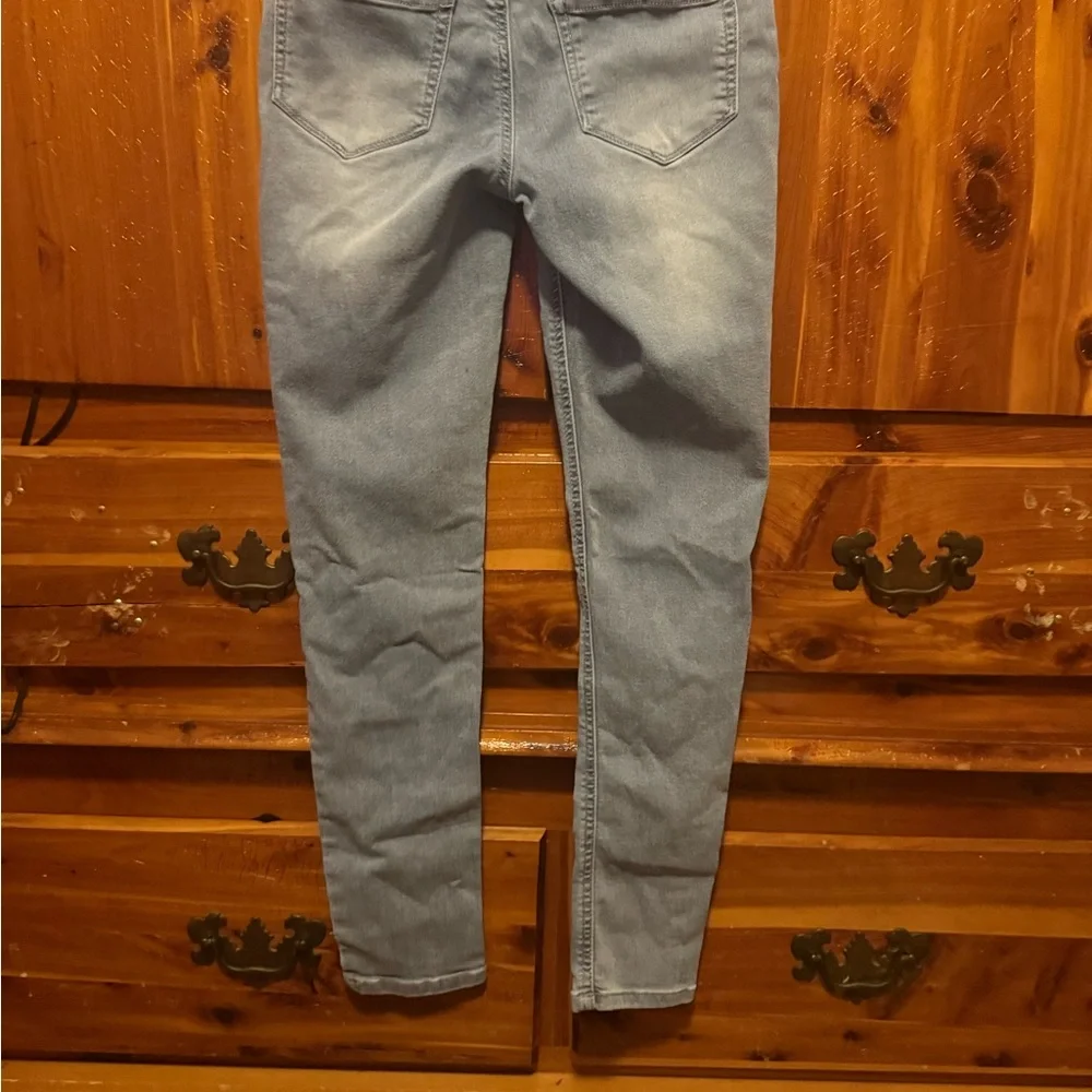 “Worn Once” Excellent Condition Light Blue Girls Jeans Size 10! - Picture 4 of 4